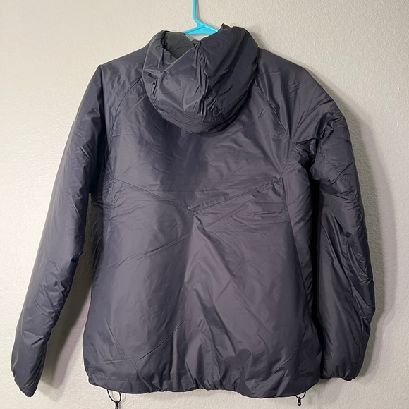 Black Eddie Bauer down jacket - Picture 8 of 10
